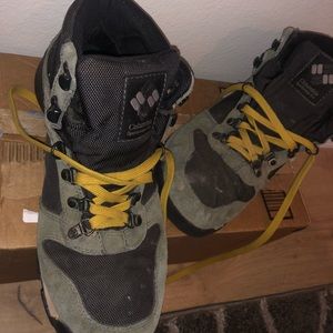 Columbia Hiking / Outdoor shoes size 11.5